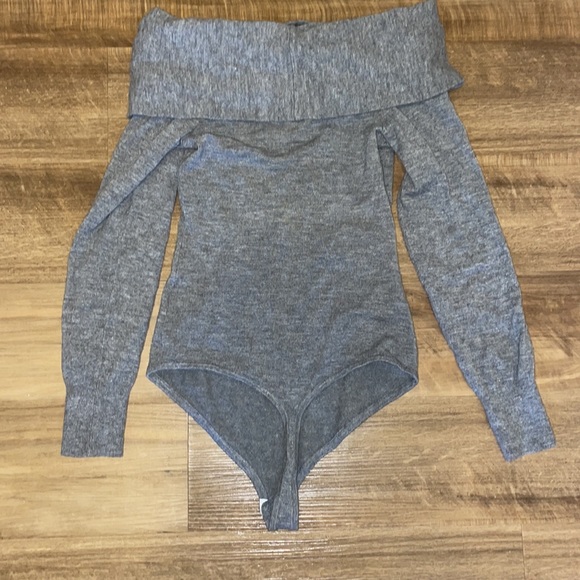 EXPRESS of the shoulder bodysuit - Picture 5 of 6